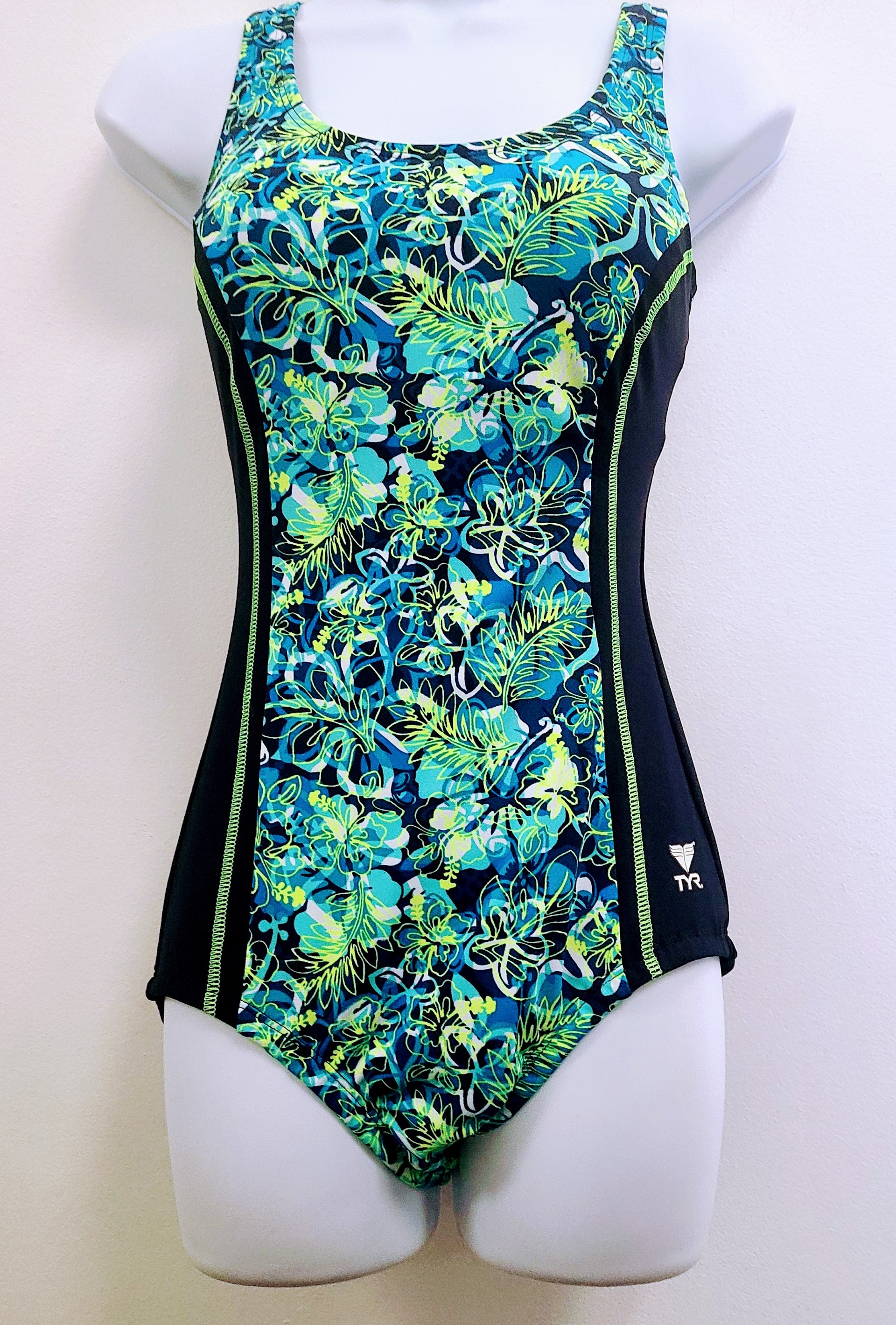 TYR 1piece swimwear